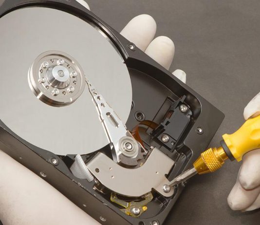 Как восстановить информацию с поломанного жесткого диска