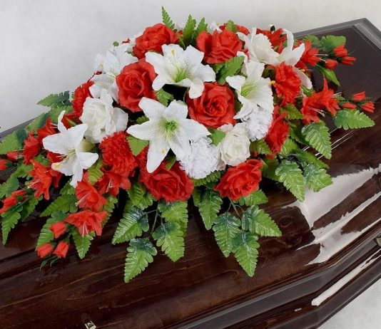 Венки из искусственных цветов для похорон