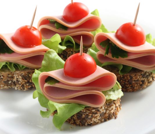 Откуда произошли мини-бутерброды — канапе?