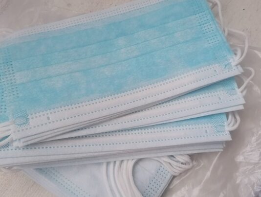 Эффективно ли ношение маски при «омикроне»?