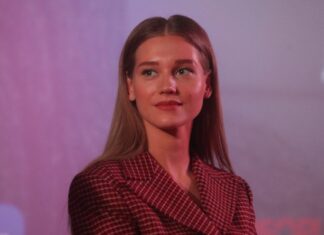 «Мало ли у кого что по бумагам»: грошовая зарплата разведенки Асмус вывела народ из себя