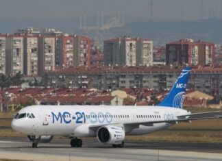 Мантуров рассказал о сертификации пассажирского МС-21