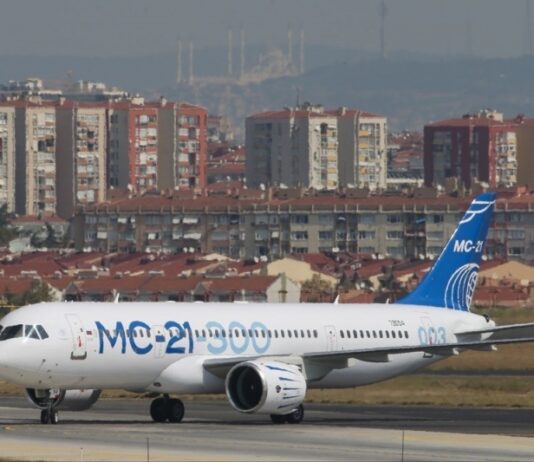 Мантуров рассказал о сертификации пассажирского МС-21