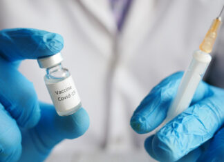 Назальная вакцина защищает от вирусов гораздо лучше, чем инъекция