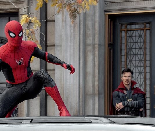 Нео-«Матрица» и Спайдермен без маски: блокбастеры прорвались на экраны