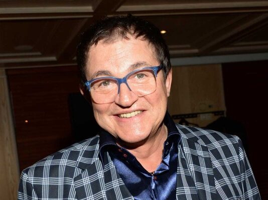 «Счастливый папаша!»: Дибров из родильной палаты принимает поздравления