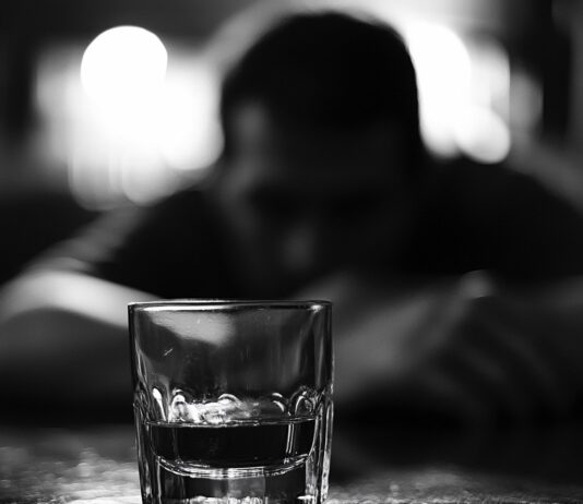 Выход из запоя: сложный путь к трезвости
