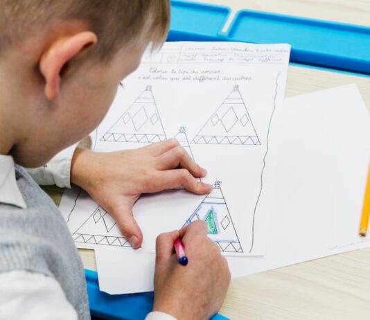 Решение примера с дробями для 6 класса