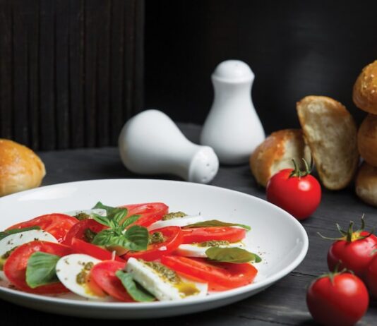 Классический салат Капрезе: рецепт с пошаговыми инструкциями