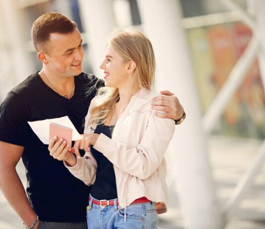 Как начать общение с девушкой после приветствия