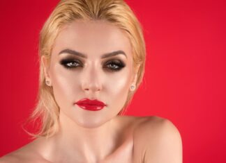 Помада для блондинок с зелеными глазами и светлой кожей