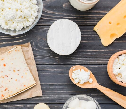 Творожный сыр из кефира и сметаны в домашних условиях