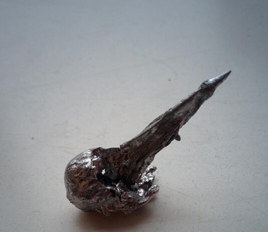 Состояние вещества ядра и хвоста кометы