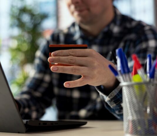 Отключение платы за обслуживание в Тинькофф