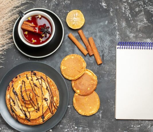 Вкусные блины на молоке с дырочками: рецепт