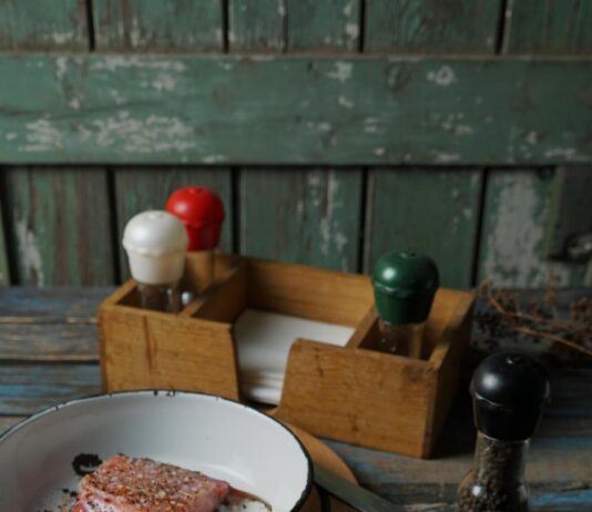 Ингредиенты для приготовления холодца из свинины дома