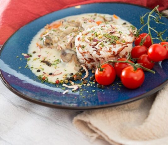 Салат из копченой грудки с грибами шампиньонами
