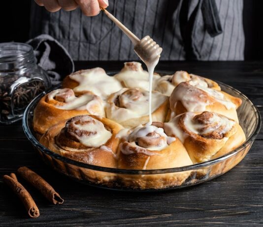 Рецепты из готового слоеного дрожжевого теста в духовке