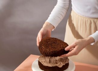 Глазурь для торта из какао и молока с маслом