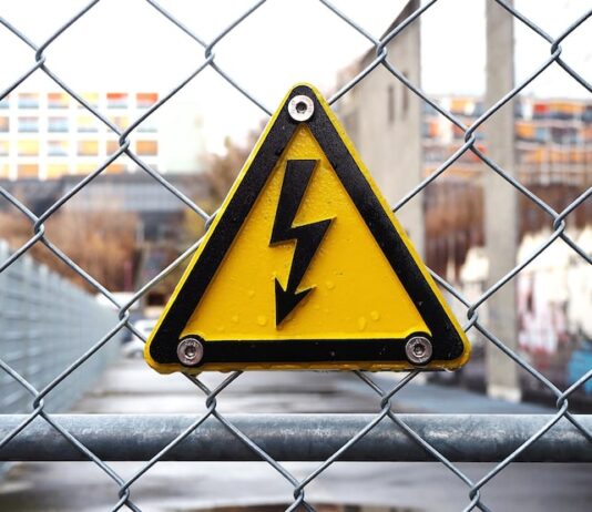 Напряжение при коротком замыкании