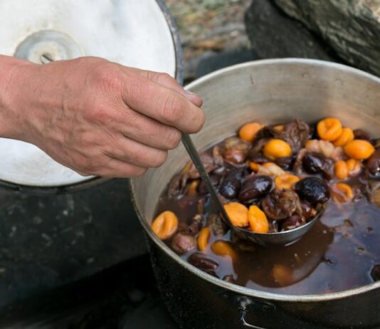 Компот из чернослива и кураги: рецепт приготовления