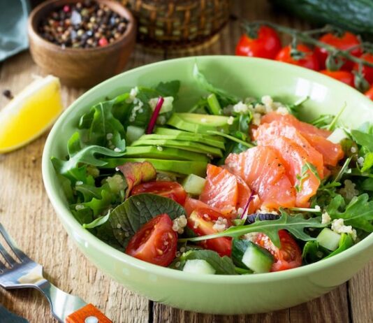 Салаты из красной рыбы: рецепты и идеи