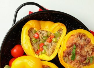 Фаршированные перцы с фаршем и рисом в духовке