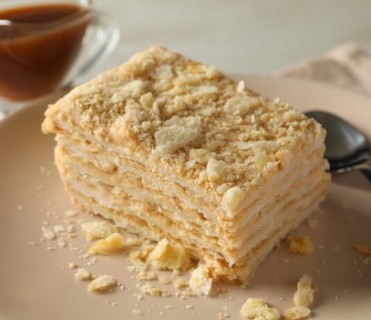 Классический Медовик со Сметанным Кремом: Пошаговый Рецепт