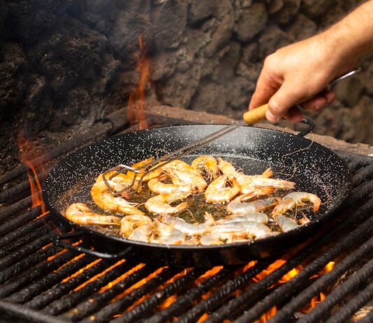 Судак в муке на сковороде