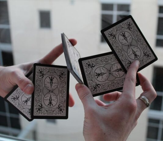 Три карты Таро для понимания отношений с мужчиной