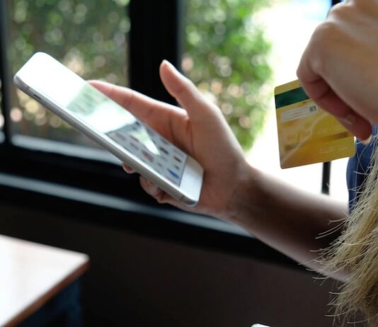 Удалить карту с Яндекс Маркета на Android