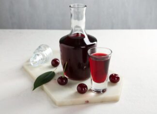 Настойка черноплодной рябины на водке: домашние рецепты