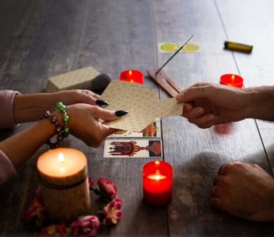 Гадал ли он обо мне сегодня?