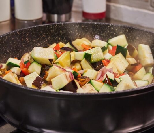 Овощное рагу в кастрюле: Простой рецепт