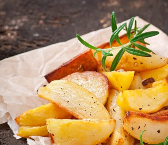 Время приготовления картошки с салом в фольге на углях