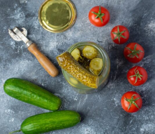 Хрустящие огурцы на зиму: маринованные в банках