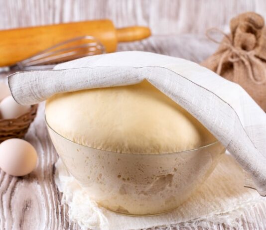 Приготовление дрожжевого теста для пирожков из сухих дрожжей