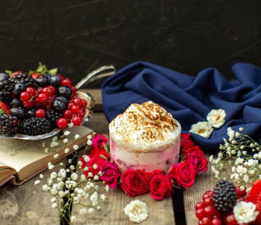 Торт с желатином и фруктами: рецепт со сметаной