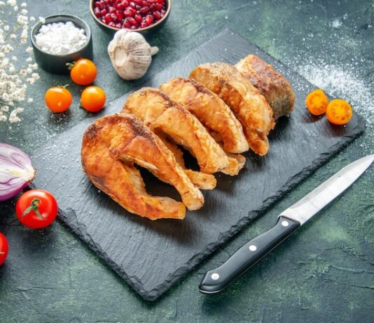 Стейки из красной рыбы в духовке