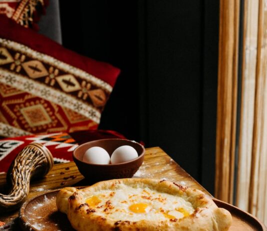 Хачапури с творогом и сыром на сковороде