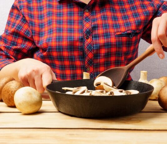 Жареные опята с луком: пошаговый рецепт
