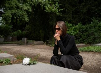 Сон про открытый гроб с покойником на улице