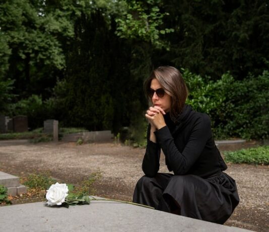 Сон про открытый гроб с покойником на улице