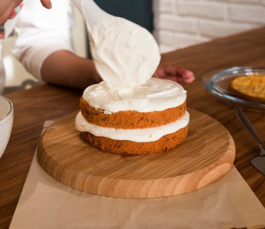 Торт на сметане: рецепт в домашних условиях
