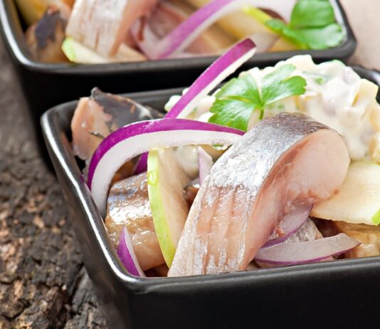 Маринованная скумбрия в домашних условиях