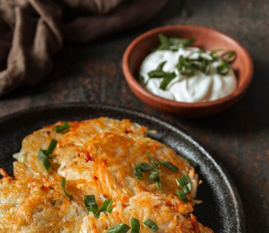 Кабачковые котлеты с фаршем на сковороде