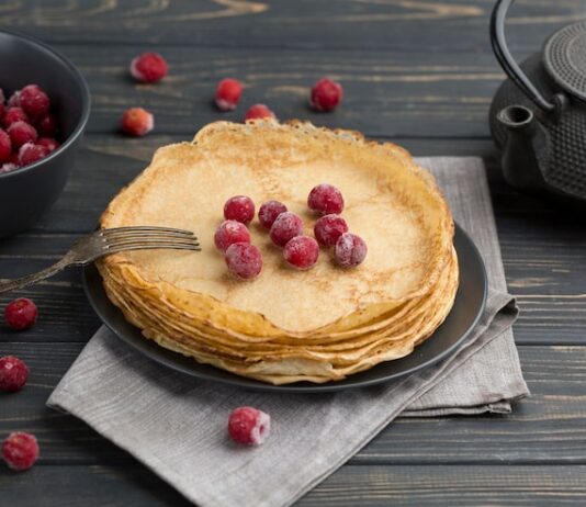 Тонкие блинчики на молоке и яйцах: простой рецепт