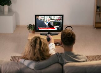 Смотреть ТВ каналы на Smart TV через интернет бесплатно