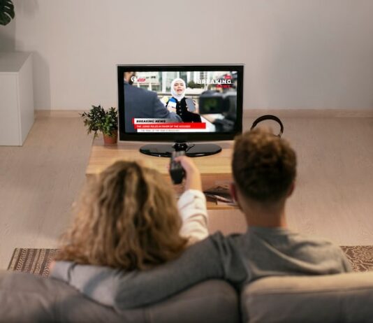 Смотреть ТВ каналы на Smart TV через интернет бесплатно