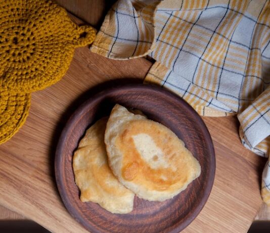 Лепешки на рассоле в духовке: бабушкин рецепт